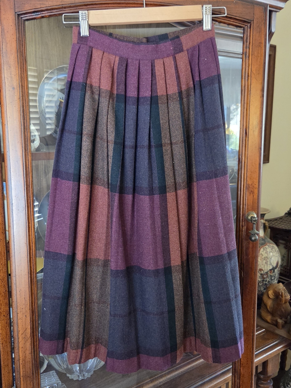 Vintage Pleated Plaid Midi Skirt in Plum And Gray